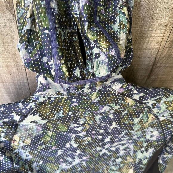 Lululemon 1/2 Zip Long Sleeve Pullover Hoodie | Floral Sport | Small - Picture 10 of 16